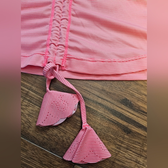 Lululemon 360 Rashgaurd - Picture 5 of 5